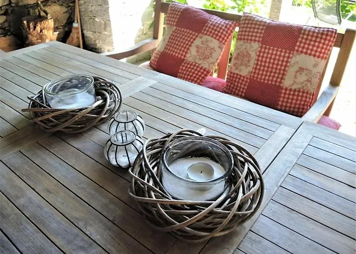 In With Swimming Pool 펜션 Cugnasco