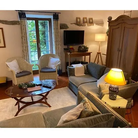 In With Swimming Pool Nyaraló *